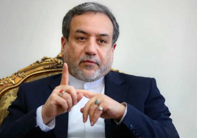 عراقجي: هرمز مفتوح عدا سفن الدول المتحاربة مع إيران