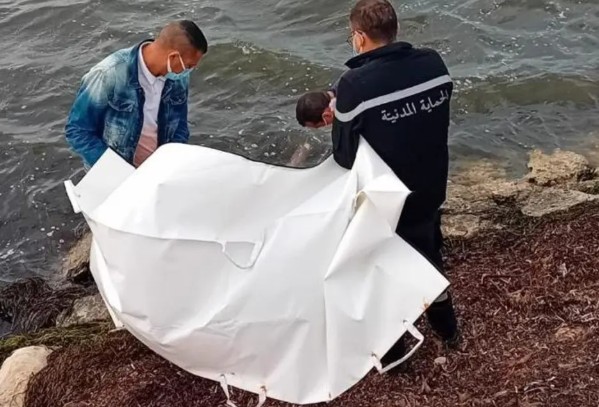 مجهول الهوية.. انتشال جثة شاب ببحر الحمامات
