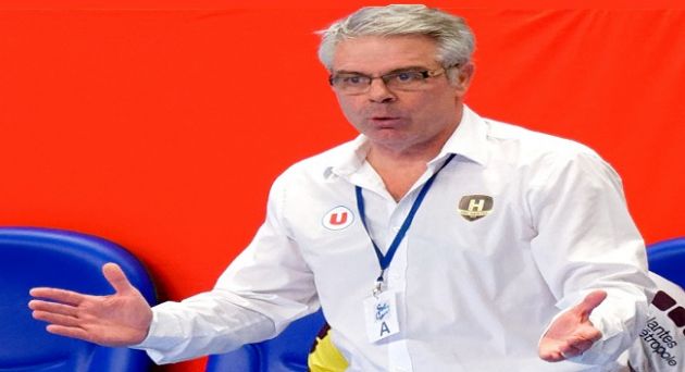 مدرب منتخب كرة اليد