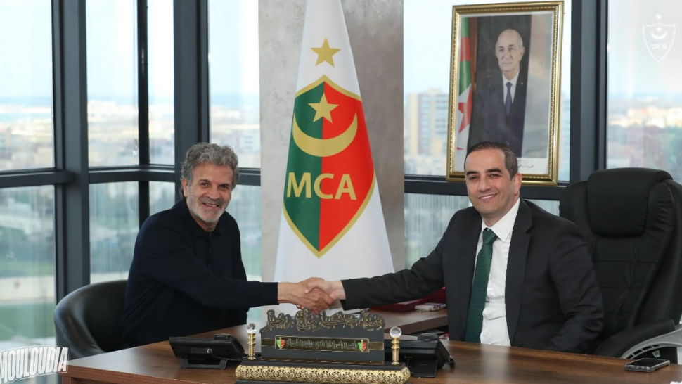 خالد بن يحيى يُمضي مجدّدا لمولودية الجزائر