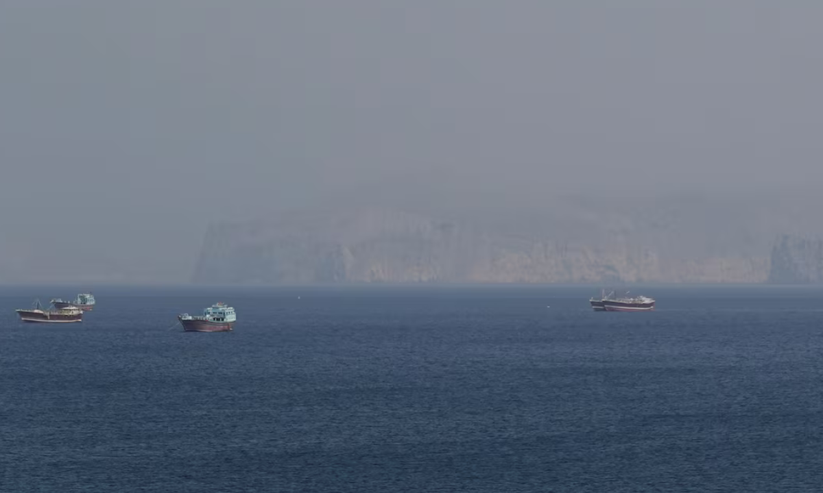 إيران/ بدء جني عائدات رسوم العبور في مضيق هرمز