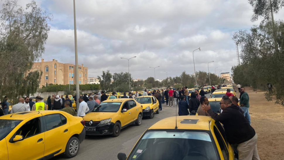 قابس/ وقفة احتجاجية لسائقي التاكسي الفردي