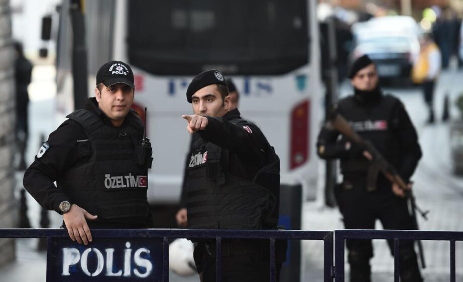 قتلى وجرحى في حادث إطلاق نار قرب القنصلية الإسرائيلية بإسطنبول