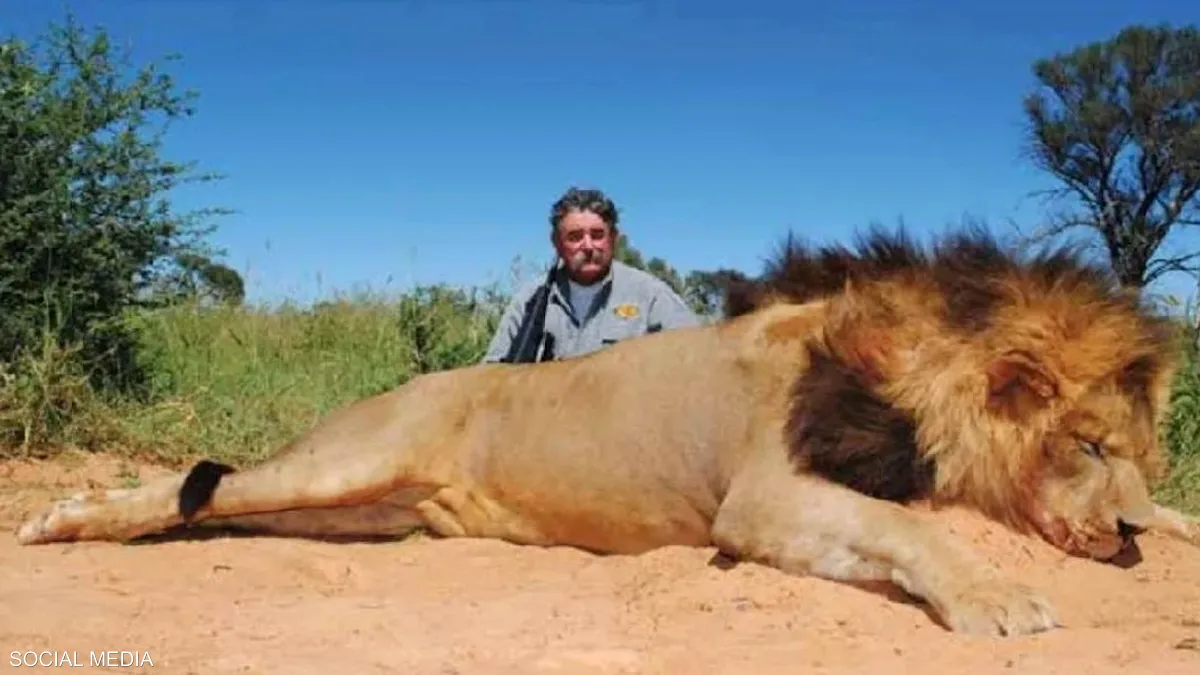 أفيال ‘تسحق’ صيادا أمريكيا حتى الموت