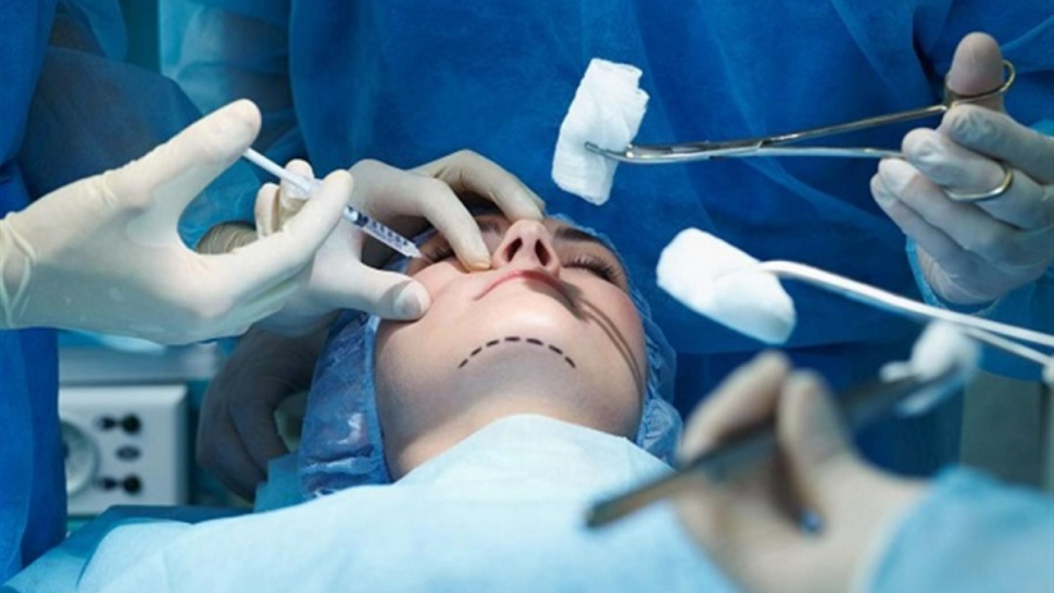 جراحة التجميل/ دعوة إلى توفير التسهيلات ومراجعة التشريعات