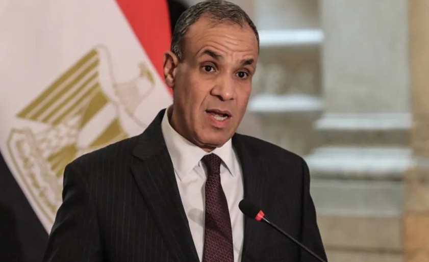 القاهرة تتابع أزمة اختطاف سفينة على متنها 8 بحارة مصريين