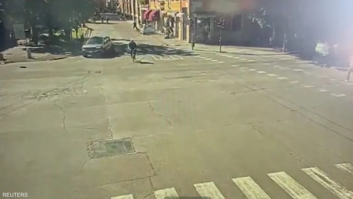 حادث دهس بإيطاليا والمارة تدخلوا لاعتقال الجاني