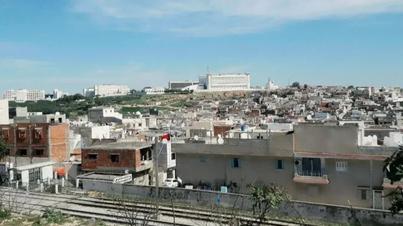 بلدية تونس/ بلاغ يهم متساكني ‘الجبل الأحمر’ و’السيدة المنوبية’