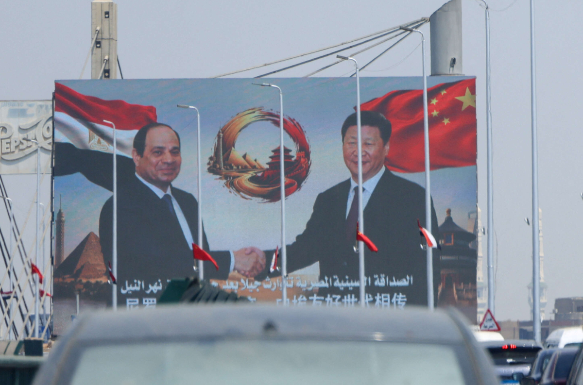 الرئيس الصيني في مصر.. شراكة تتعزز وسط توتر إقليمي